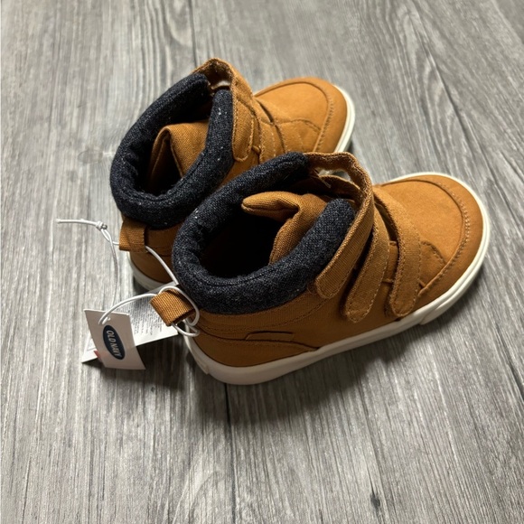 Old Navy Boots - Picture 2 of 5